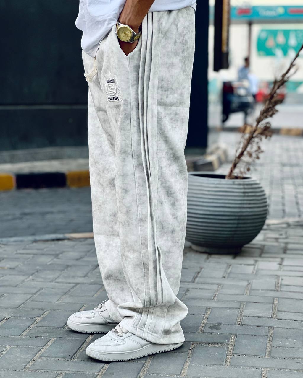 creamy blur sweatpants