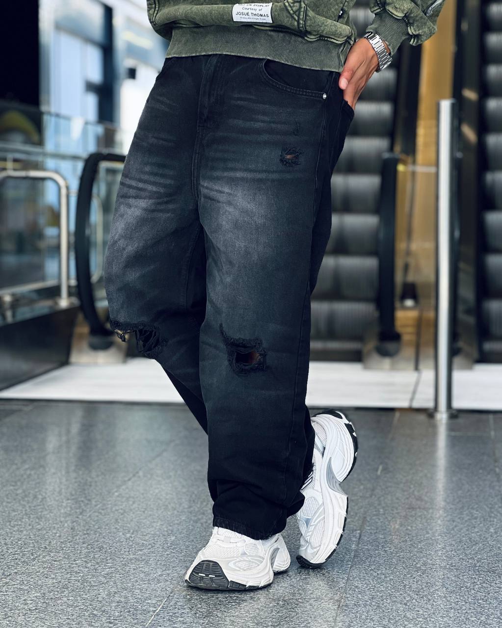 Black Cut Wide